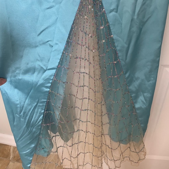 Long formal dress - Picture 6 of 6